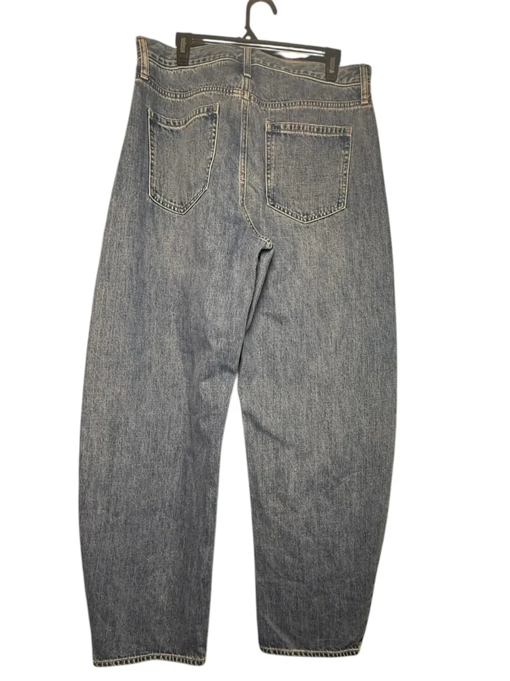 GAP High-Rise Medium Wash Barrel Leg Jeans Size 31 / 12 Tall